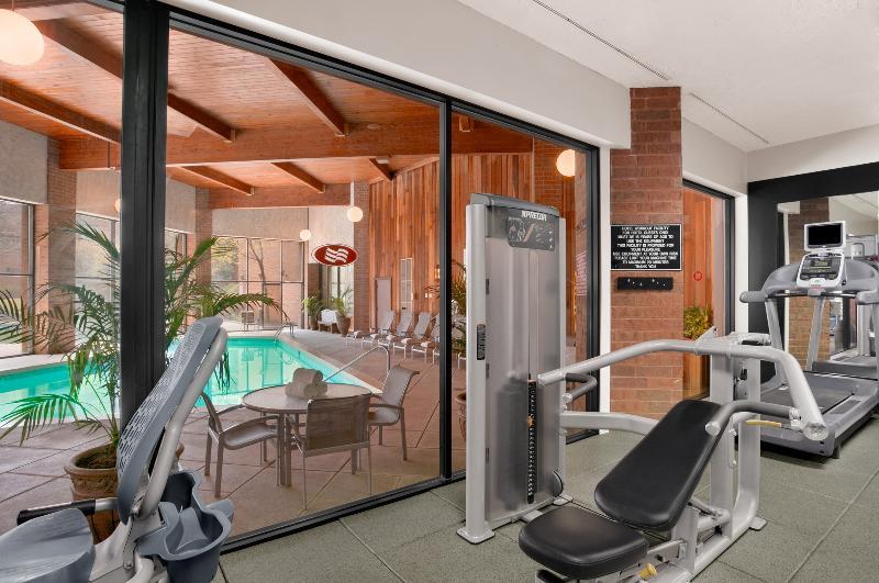Hotel Crowne Plaza Columbus North - Worthington By Ihg Esterno foto